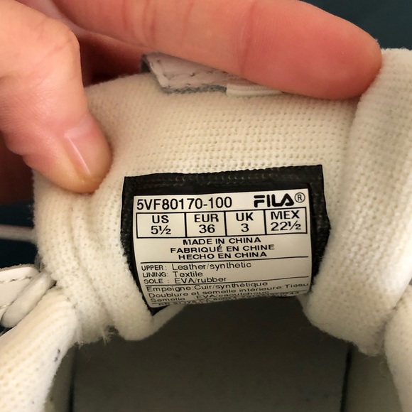 (SOLD)Women FILA  sneakers - Picture 5 of 6